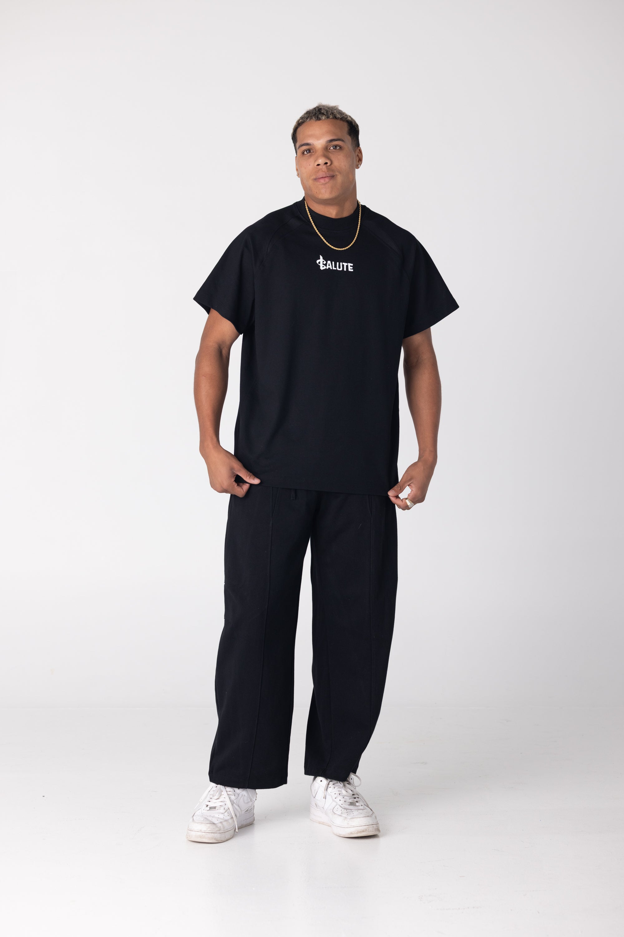 ESSENTIAL BLACKED OUT PERFORMANCE SET